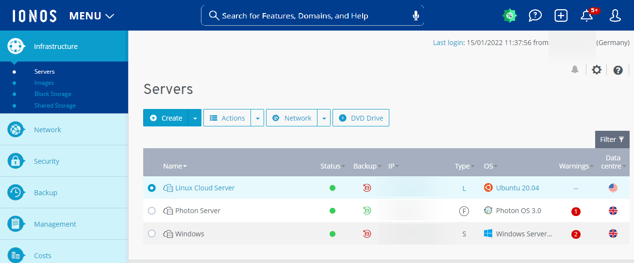 The server interface shows a dashboard.